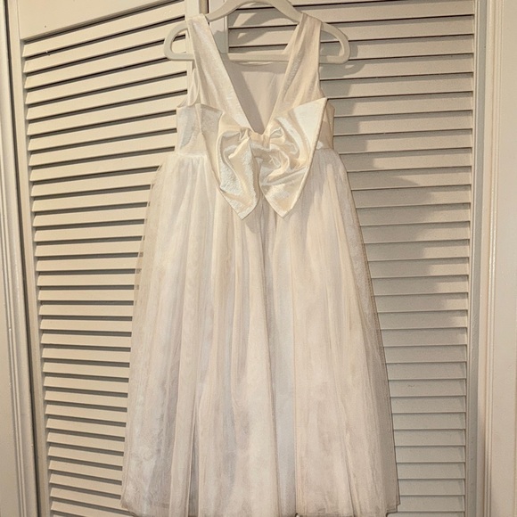 Show me your MuMu Mini flower girl Dress with bow in back 5T - Picture 2 of 11